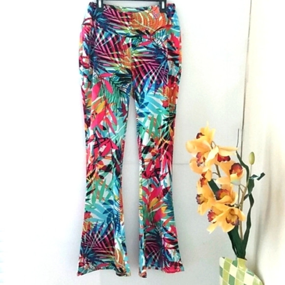 SUNNY LEIGH TROPICAL PARADISE CARMELLE FLARE BOTTOM SKINNY PANTS SIZE SMALL NWOT - Picture 2 of 6